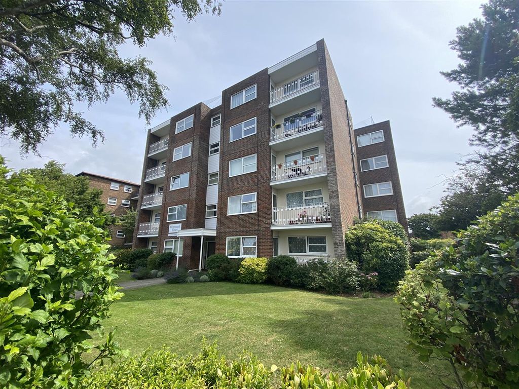 1 bed flat for sale in Wentworth Court, Downview Road, Worthing BN11
