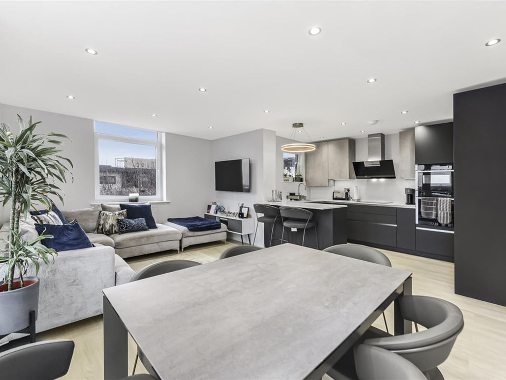 2 bed flat for sale in Peacock Close, Millbrook Park NW7, £535,000 Zoopla