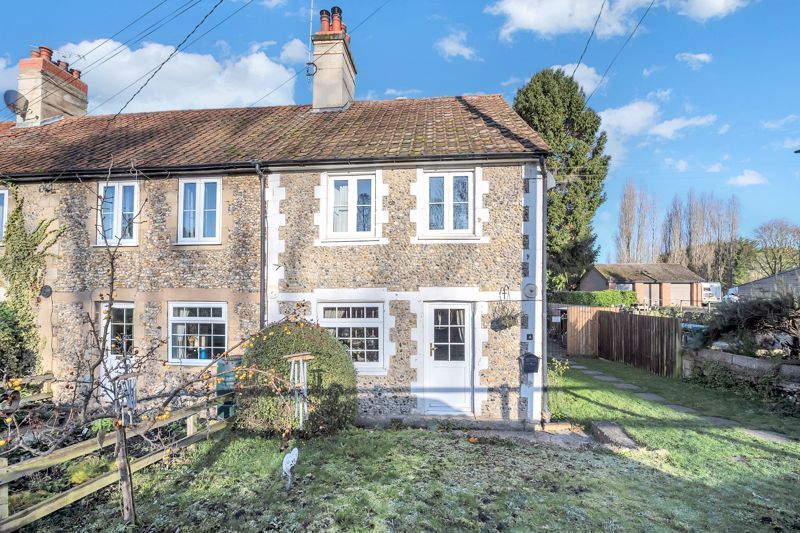 2 bed end terrace house for sale in Bury Road, Kentford, Newmarket CB8