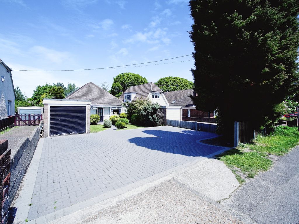 3 bed bungalow for sale in Chestnut Avenue, Walderslade, Chatham, Kent ME5 Zoopla