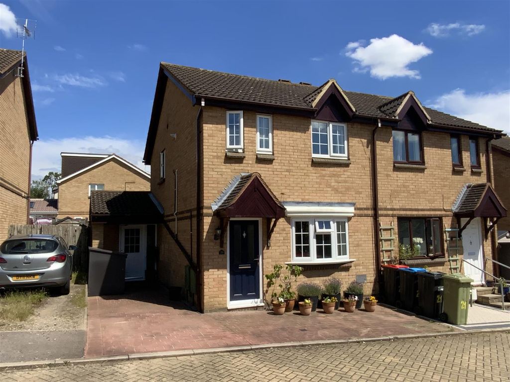 3 bed semidetached house for sale in Westwood Close, Great Holm, Milton Keynes MK8, £350,000