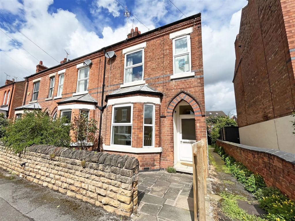 1 bed flat to rent in Chantrey Road, West Bridgford, Nottingham NG2, £