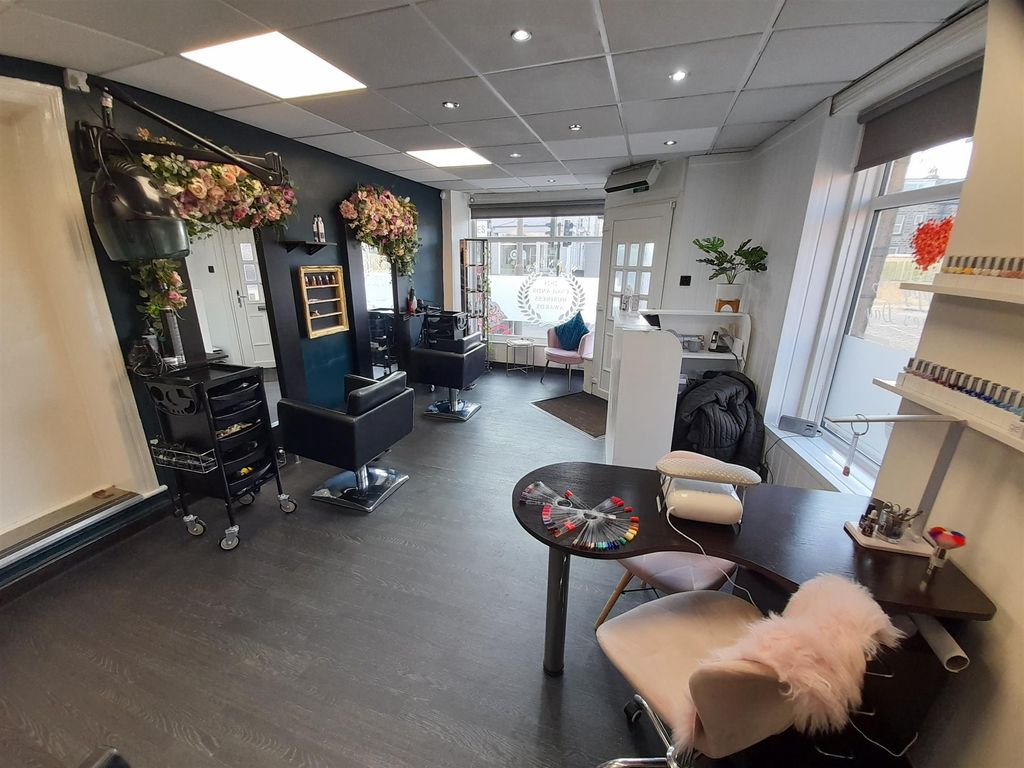 Commercial property for sale in Hair Salons BD16, Bingley, West