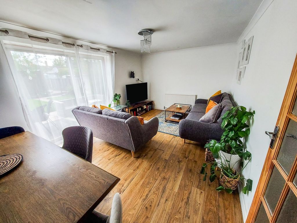 3 bed terraced house for sale in Talbot Road, Hatfield AL10, £440,000