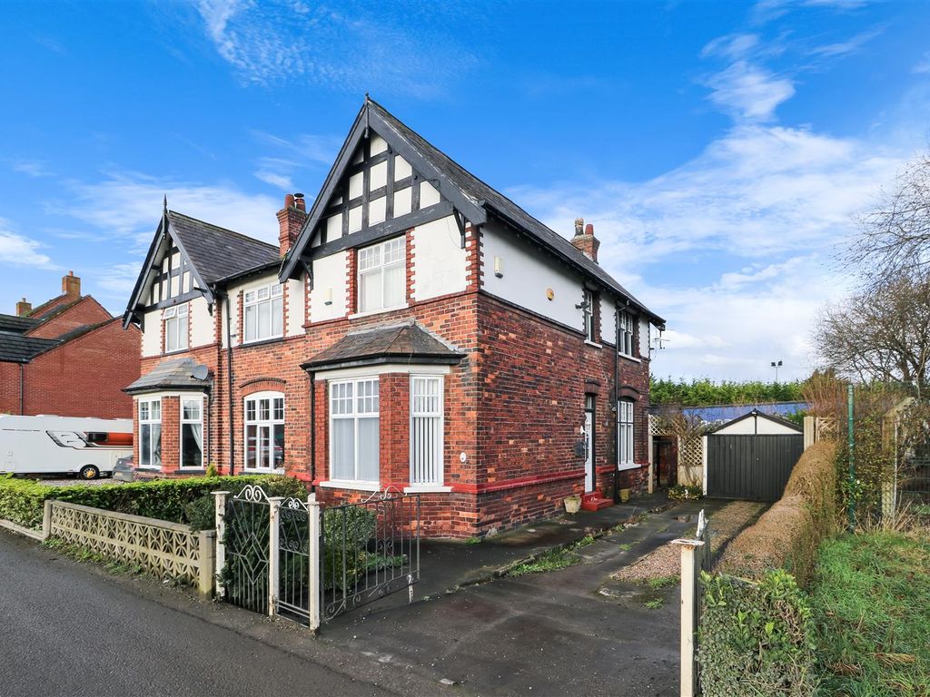 3 bed semidetached house for sale in Lock Villas, Thelwall Lane