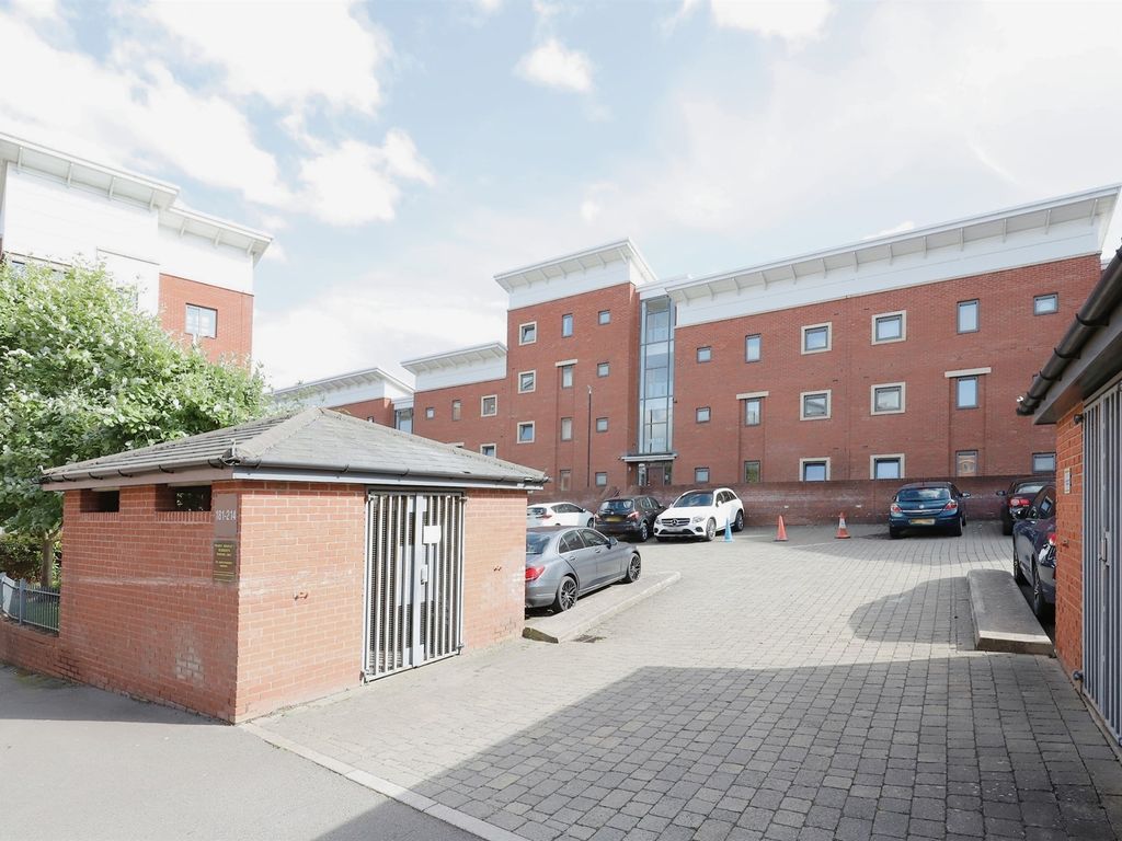 2 bed flat for sale in Albion Street, City Centre, Wolverhampton WV1, £