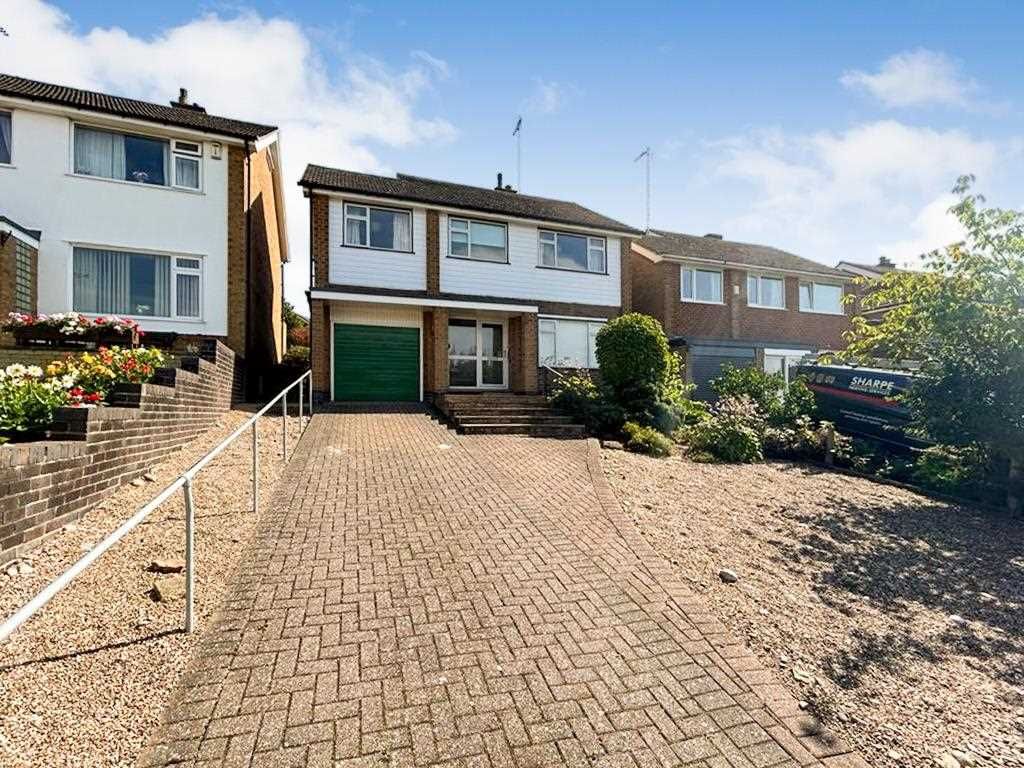 4 bed detached house for sale in Wolds Drive, Keyworth, Nottingham NG12
