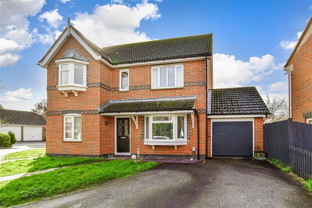 4 bed detached house for sale in Snowbell Road, Kingsnorth, Ashford