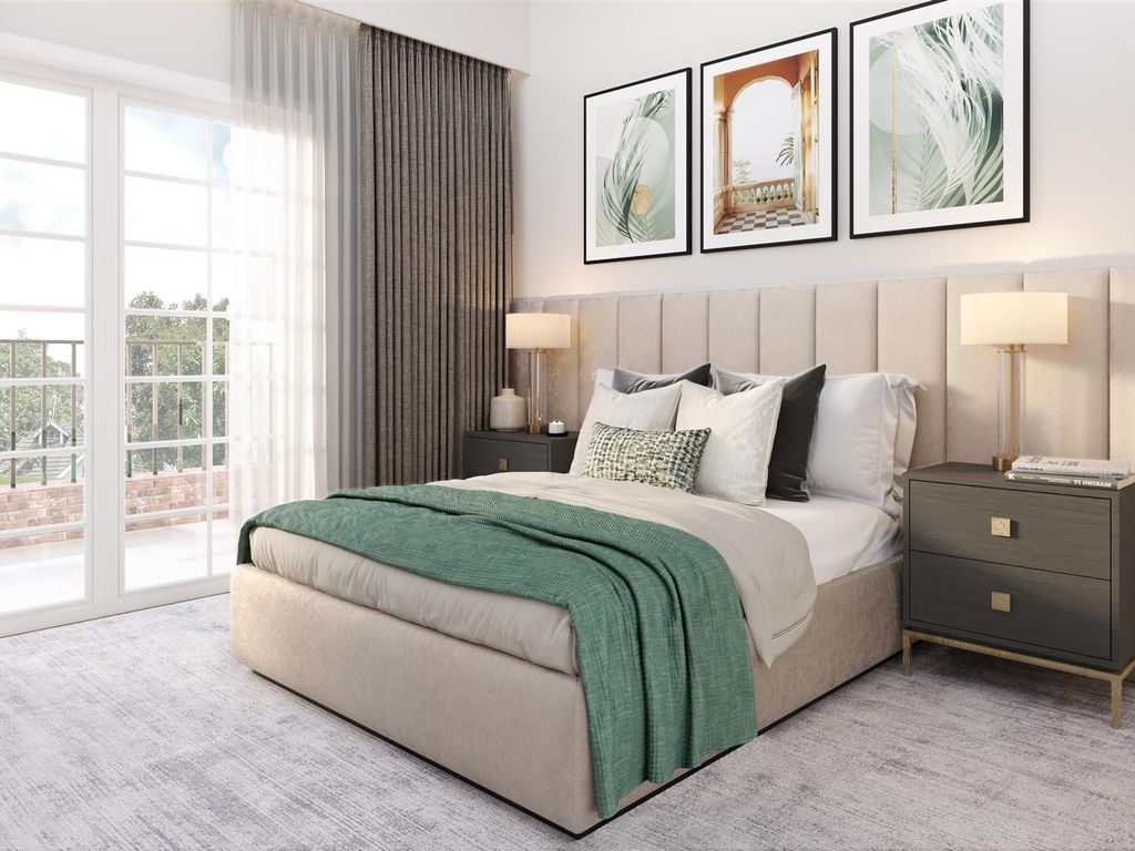 2 bed flat to rent in Station Road, Loudwater, High HP10, £