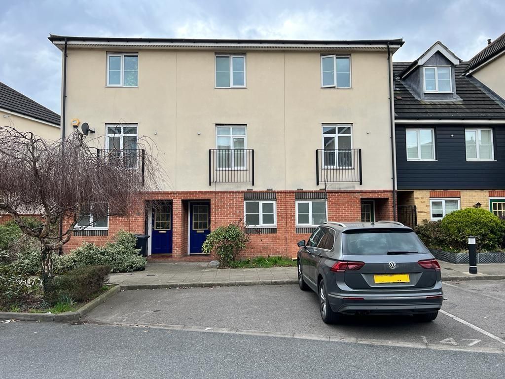 4 bed town house for sale in Blackthorn Road, Ilford IG1 Zoopla