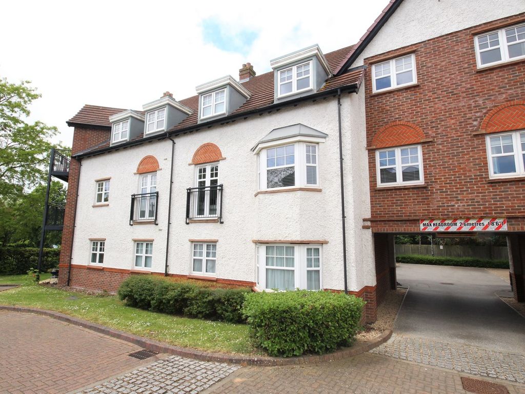 2 bed flat to rent in Ascot Drive, Letchworth Garden City SG6 Zoopla