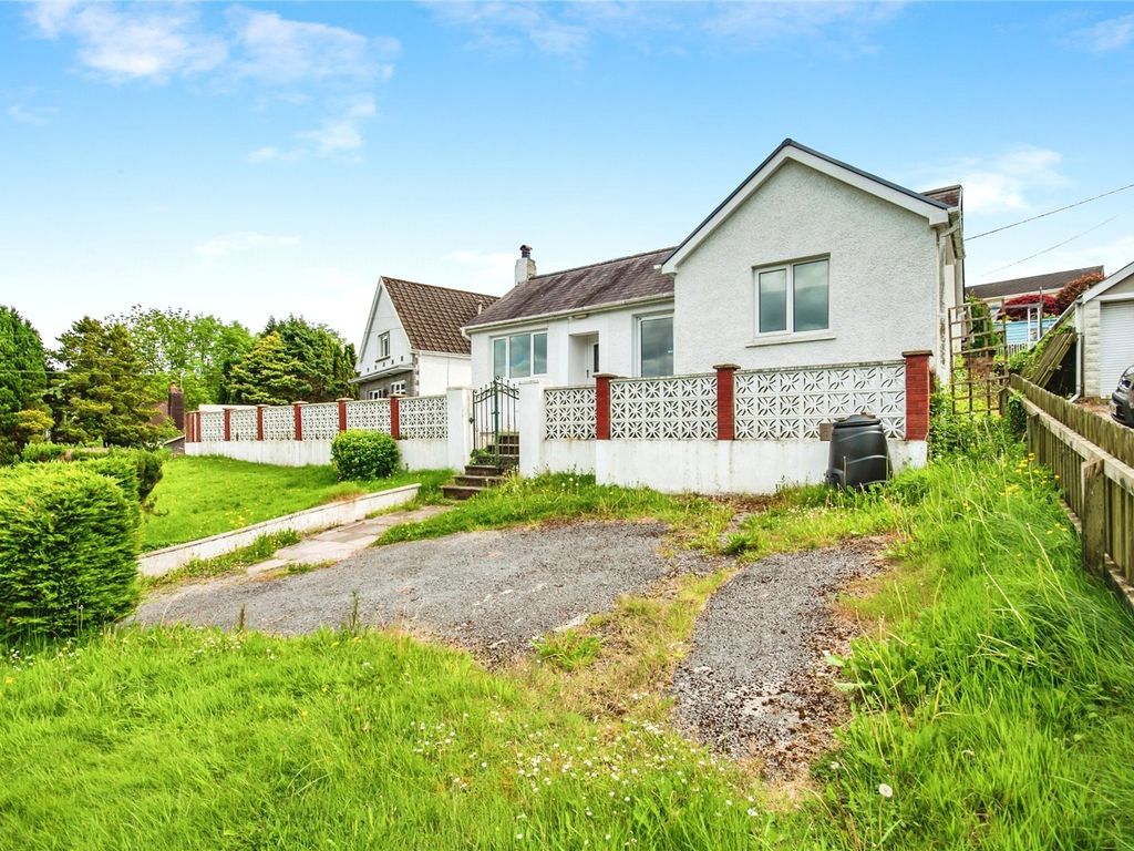 4 bed bungalow for sale in Penymorfa Lane, Carmarthen, Carmarthenshire
