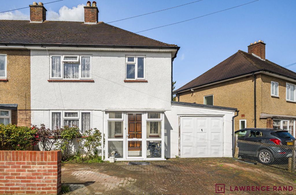 3 bed end terrace house for sale in Bromley Crescent, Ruislip