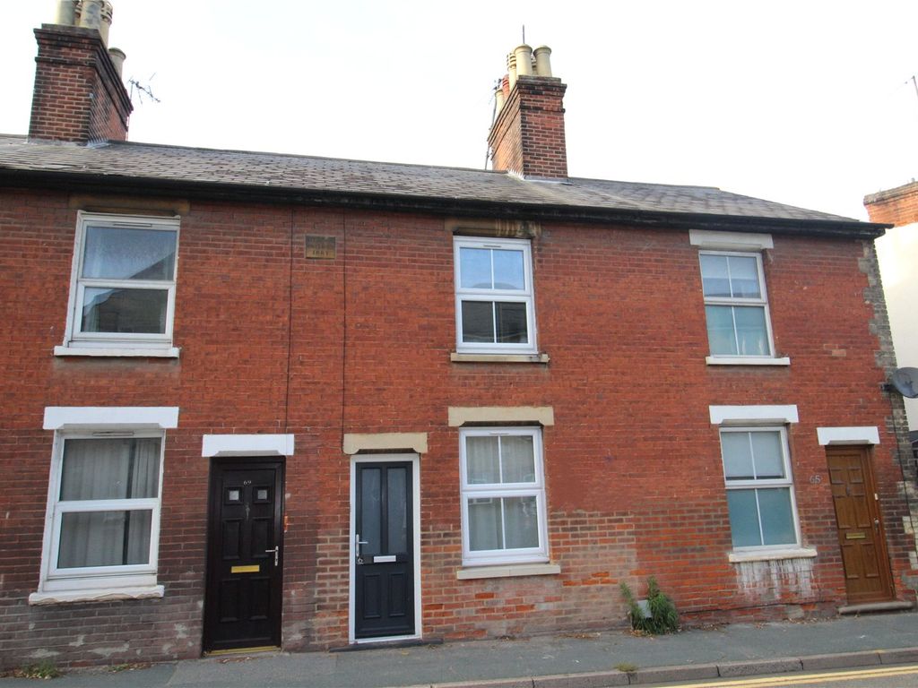 2 bed terraced house to rent in Maldon Road, Colchester CO3, £950 pcm