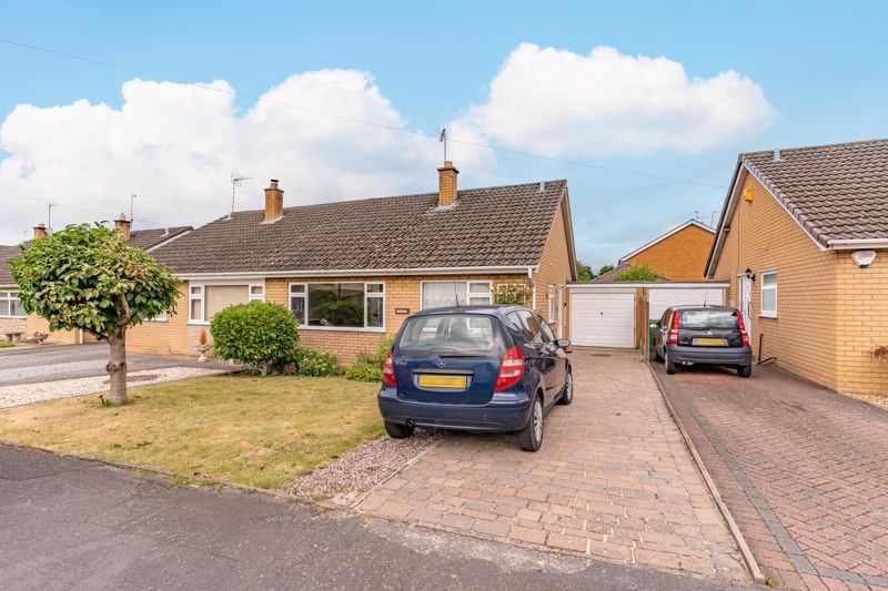 2 bed bungalow for sale in Rugby Road, Wollaston, Stourbridge DY8 Zoopla