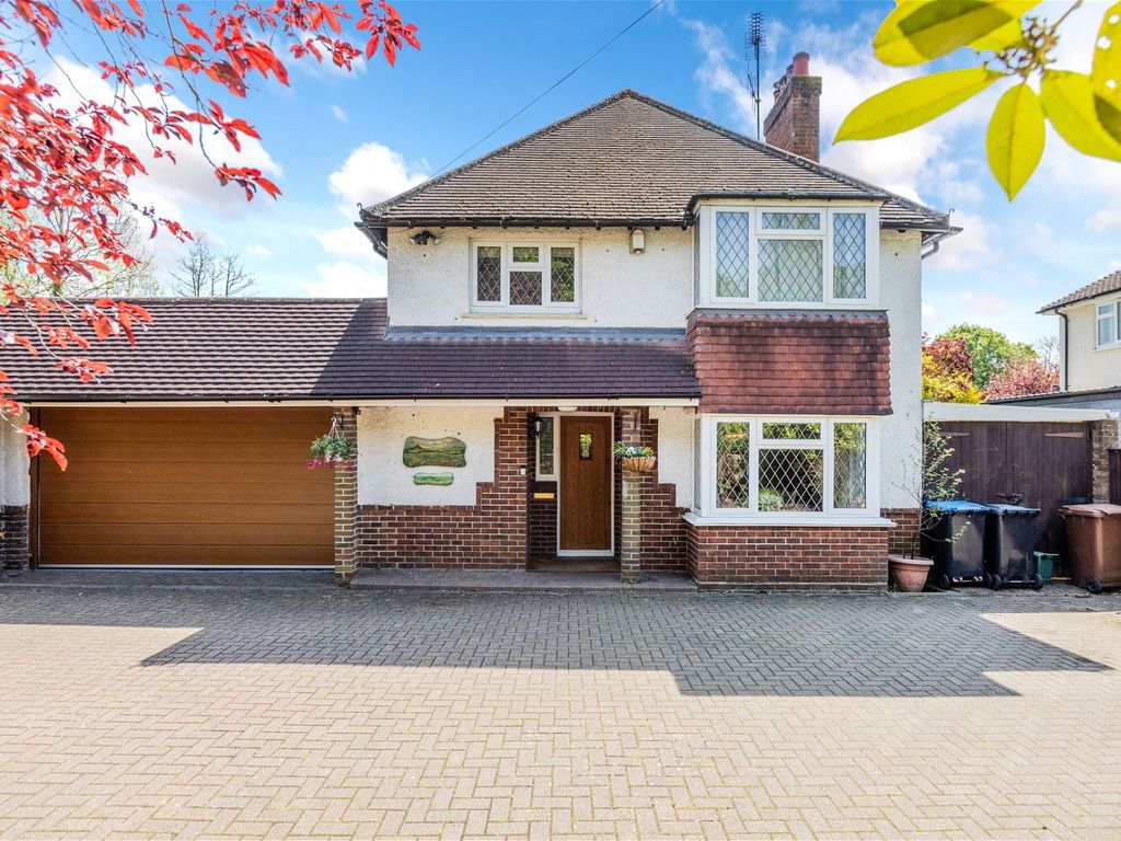 3 bed detached house for sale in Newchapel Road, Lingfield RH7, £675,000 Zoopla