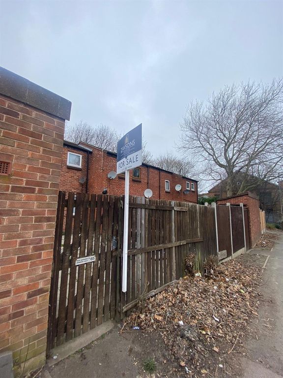 Redwood Walk, Leicester LE5  