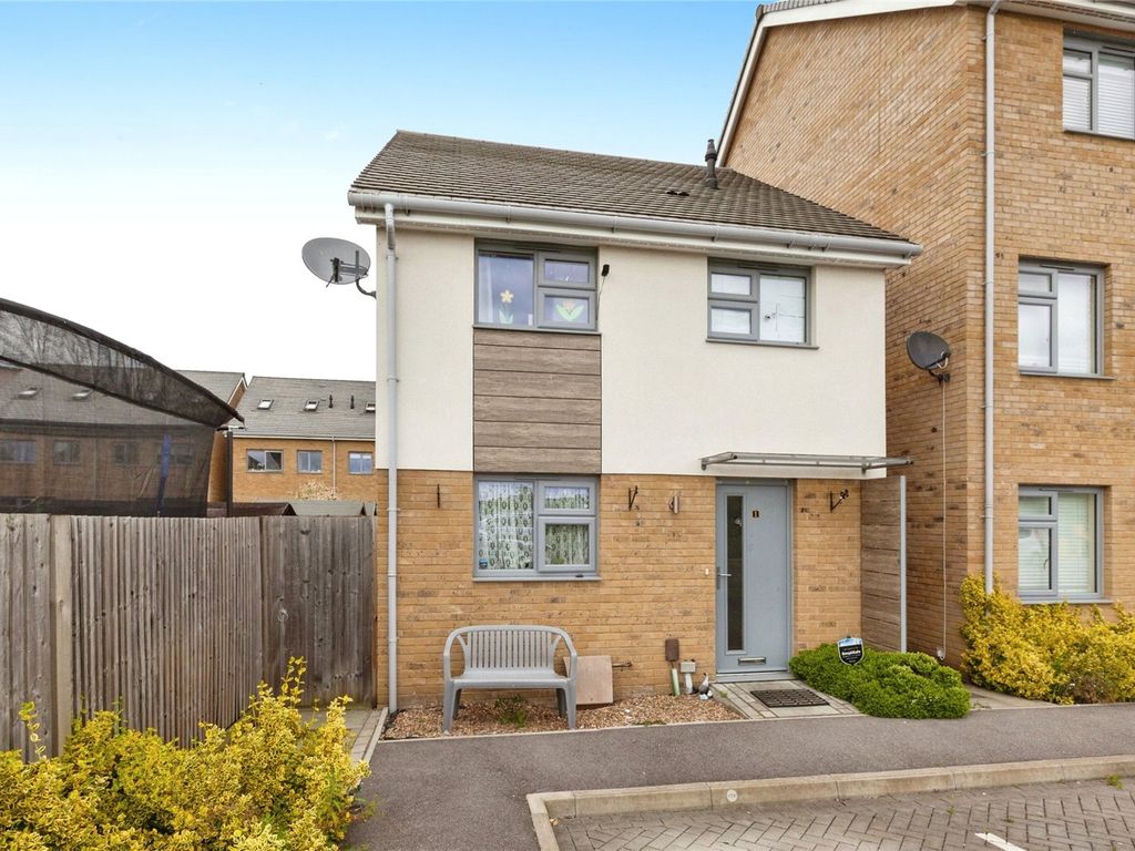 New home, 2 bed detached house for sale in Quintin Close, Maidenhead