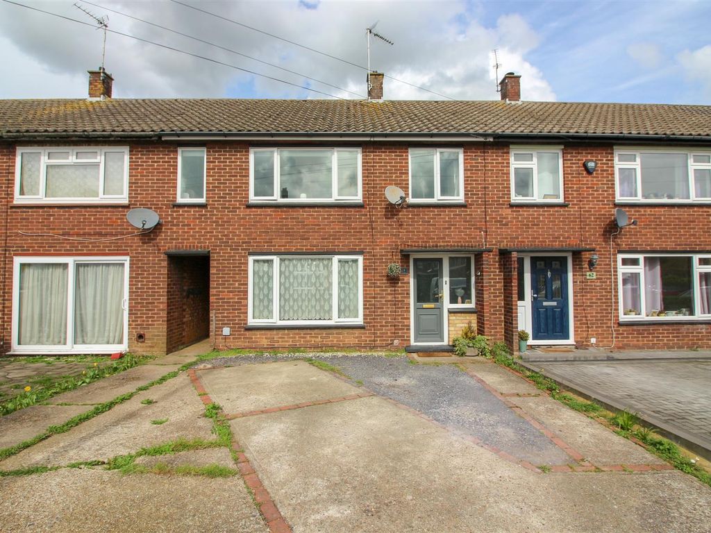 3 bed terraced house for sale in The Plashets, Sheering,