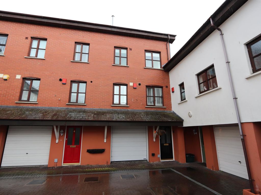 3 bed town house to rent in Luxton Court, Cullompton EX15 Zoopla