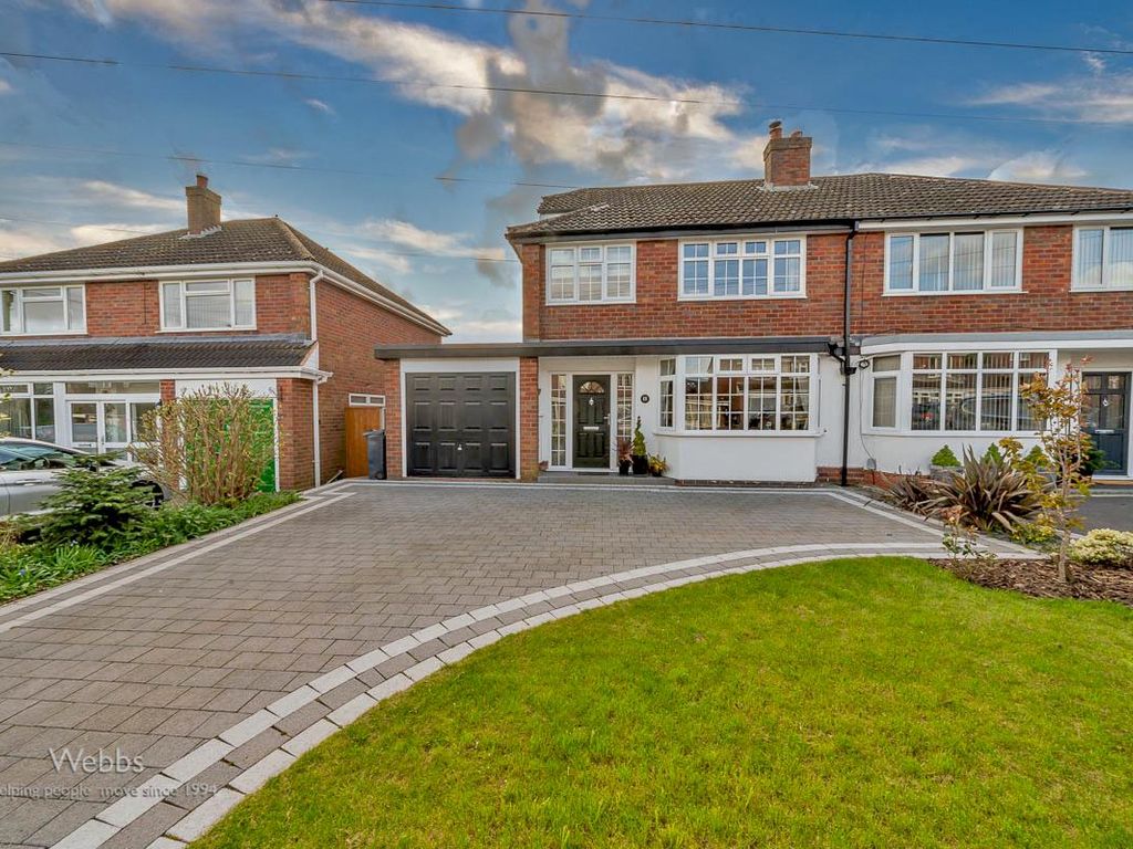 4 bed semidetached house for sale in Canterbury Close, Pelsall