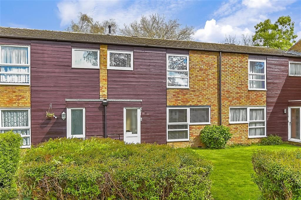 3 bed terraced house for sale in Coltstead, New Ash Green, Longfield