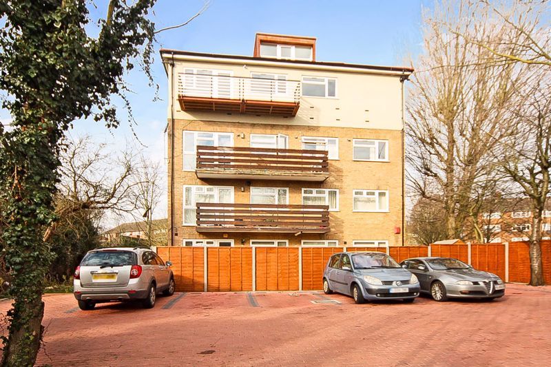 2 bed flat for sale in Ruislip Road, Northolt UB5, £325,000 Zoopla