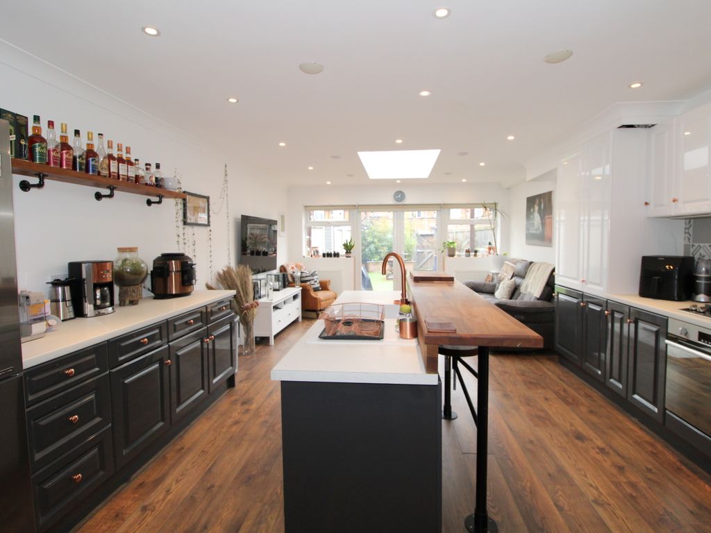 3 bed terraced house for sale in Cranford Avenue, Stanwell, Staines