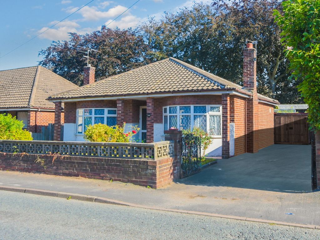 2 bed bungalow for sale in The Moss, Marbury Road, Comberbach