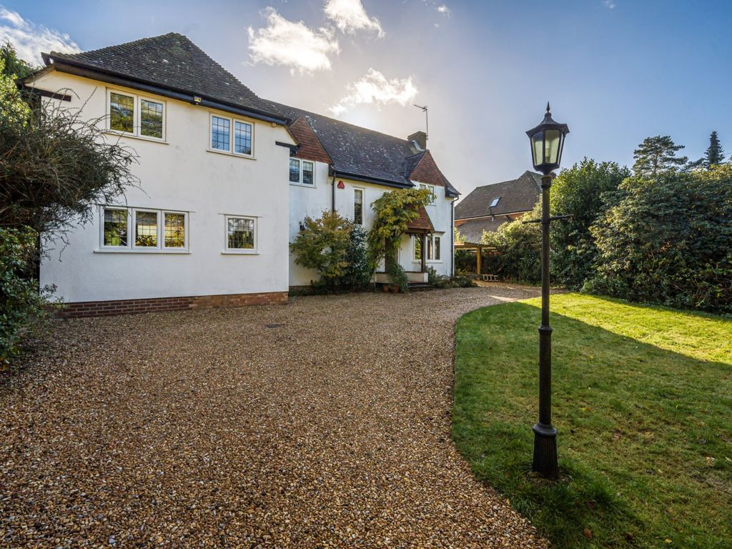 4 bed detached house for sale in Hindhead, Surrey GU26, £1,170,000 Zoopla