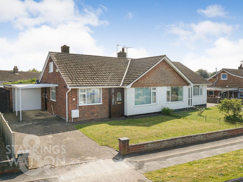 2 bed semidetached bungalow for sale in Newland Avenue, Worlingham
