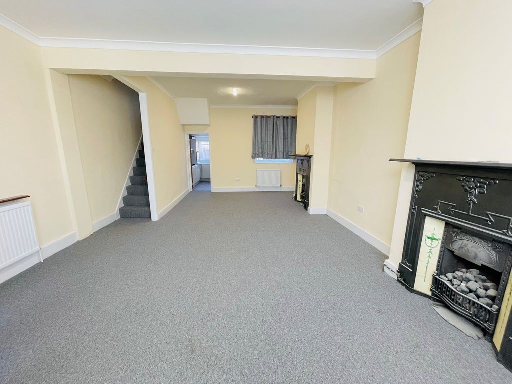 3 bed terraced house to rent in Ley Street, Ilford IG2 Zoopla