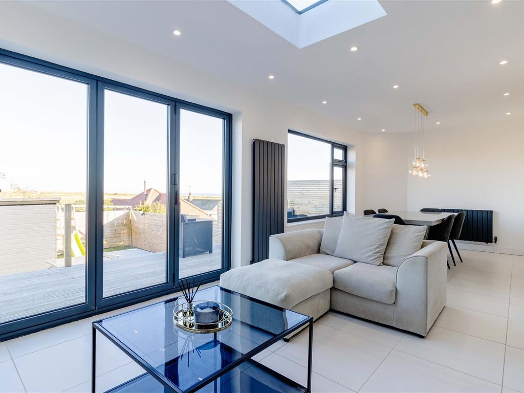 4 bed property for sale in Cissbury Crescent, Saltdean, Brighton BN2, £