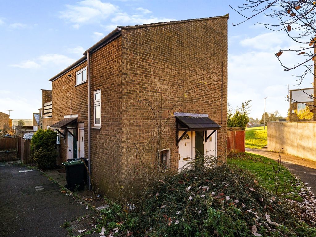 Denmark Close, Luton LU3  