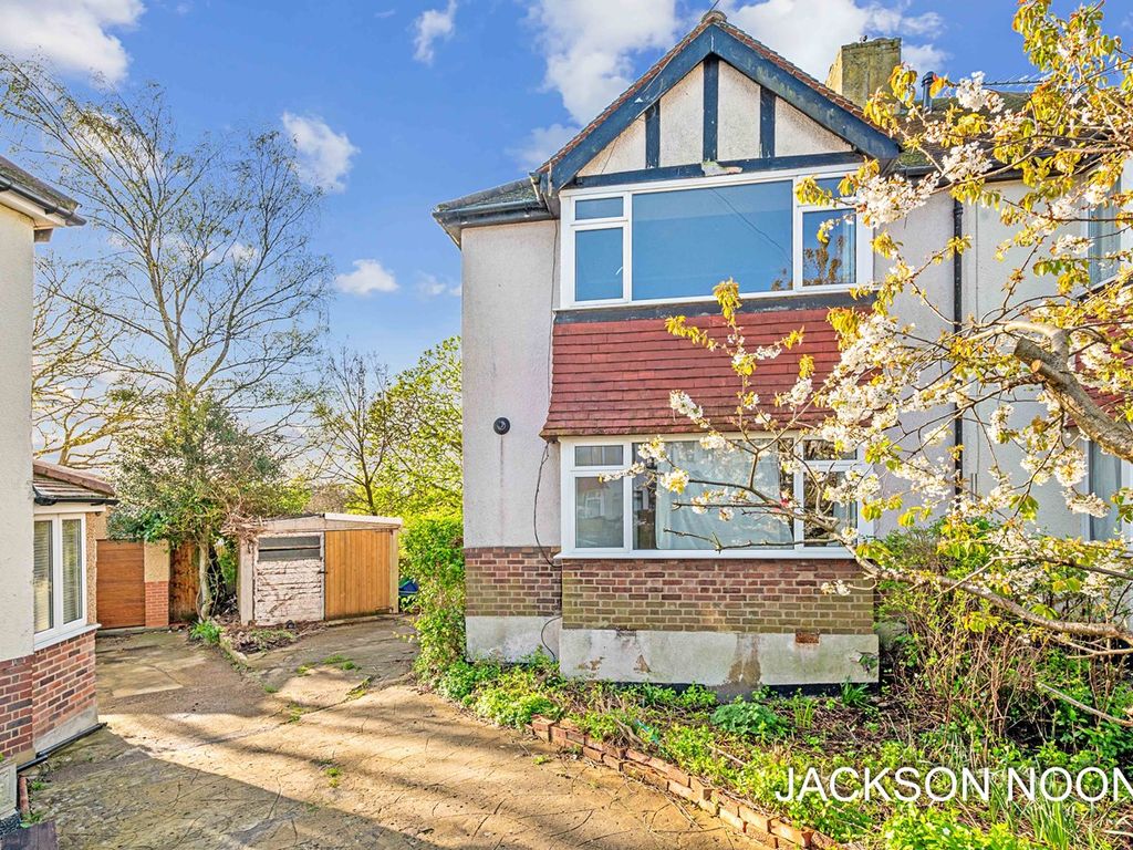 3 bed semidetached house for sale in Billockby Close, Chessington KT9