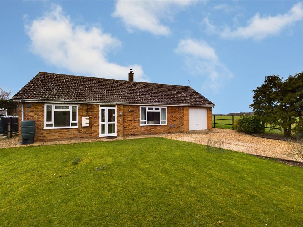 2 bed bungalow for sale in Main Street, Upton, Huntingdon