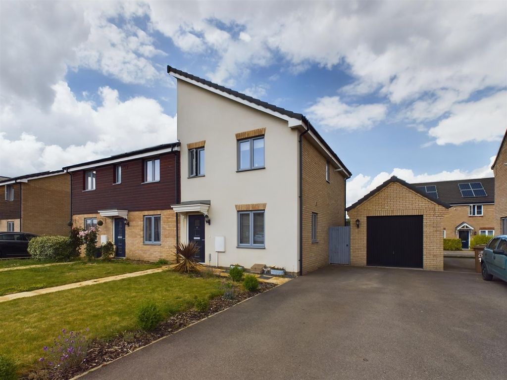 3 bed semidetached house for sale in Redwing Place, Corby NN17 Zoopla