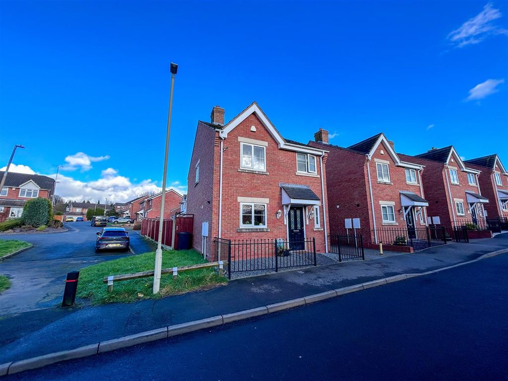 3 bed detached house for sale in Chase Road, Bromley DY5, £265,000 Zoopla