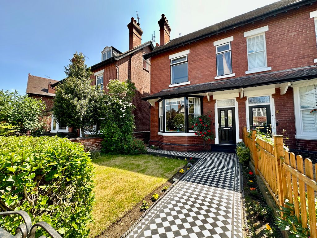 5 bed semidetached house for sale in Imperial Crescent, Town Moor