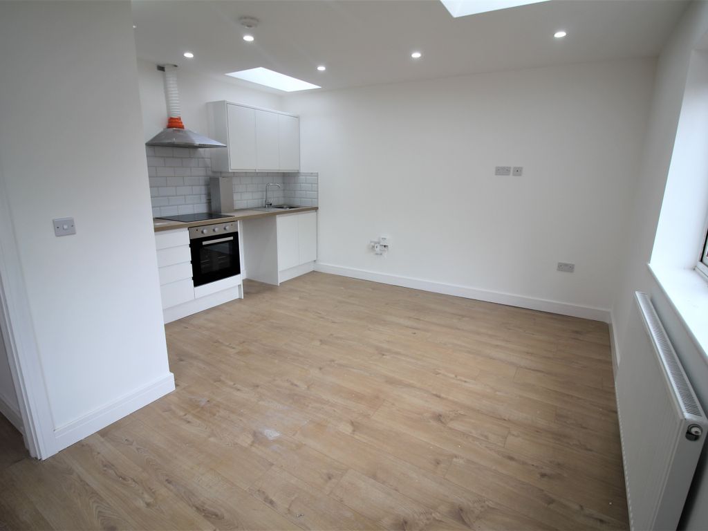 1 bed flat to rent in Wellesley Road, Great Yarmouth NR30, £675 pcm