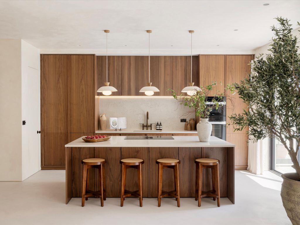 4 bed semidetached house for sale in Britannia Road, Fulham, London