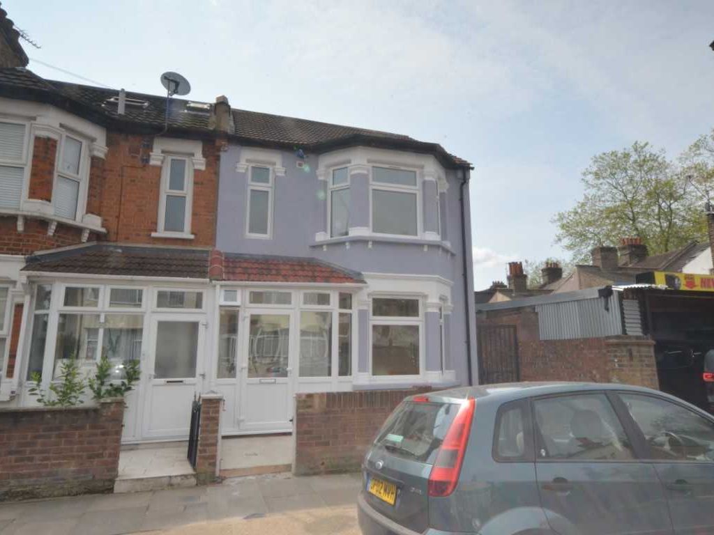 3 bed end terrace house to rent in Tilbury Road, London E6 Zoopla