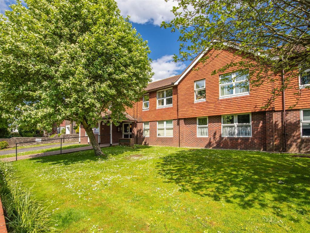 1 bed property for sale in Gainsborough Lodge, South Farm Road
