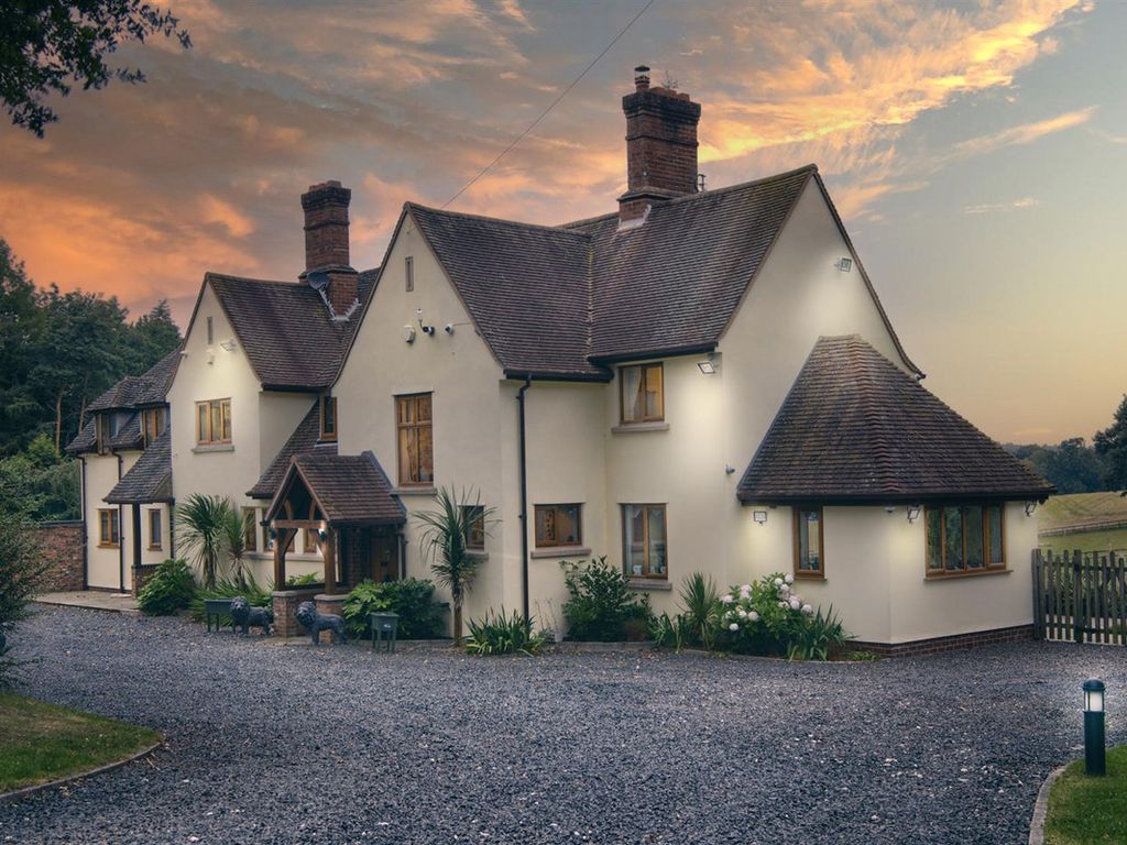 5 bed detached house for sale in Belbroughton Road, Blakedown