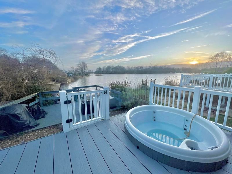 3 bed mobile/park home for sale in Sleaford Road, Tattershall, Lincoln