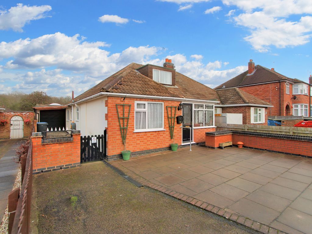 3 bed semidetached bungalow for sale in Hall Road, Scraptoft