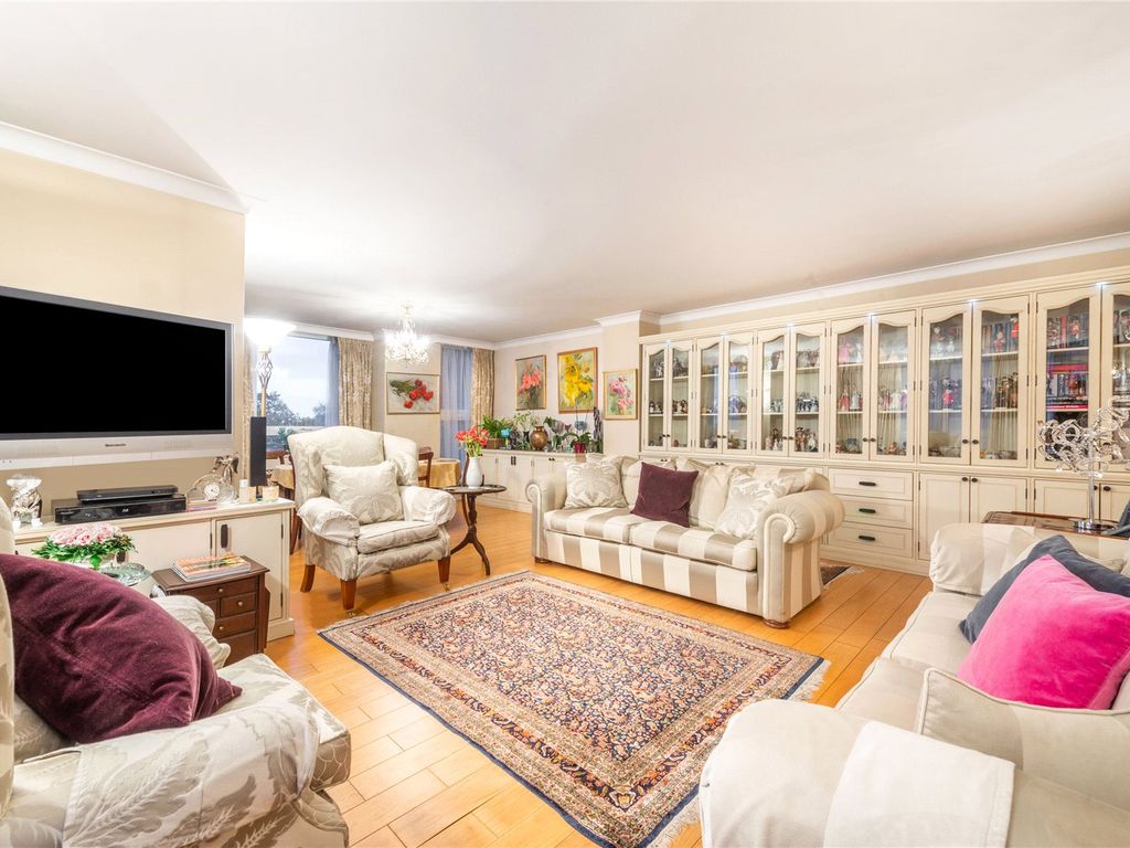 Hyde Park Towers, 1 Porchester Terrace, London W2  