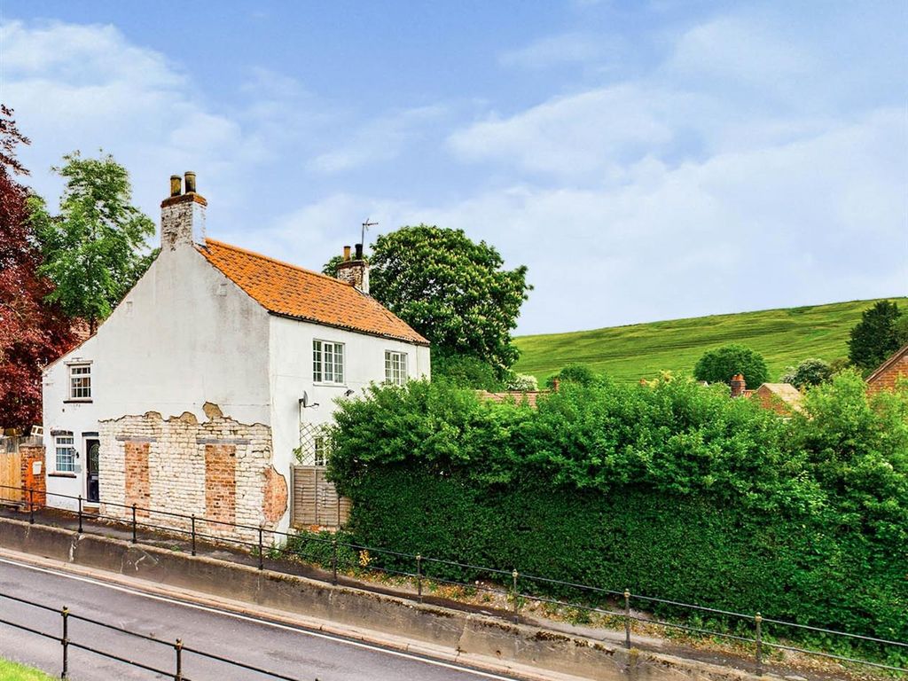 4 bed detached house for sale in Front Street, Langtoft, Driffield YO25