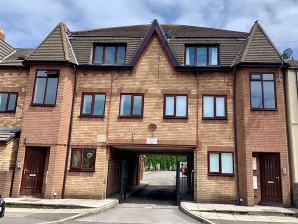 2 bed flat to rent in Pembroke Mews, Clive Road, Cardiff CF5, £975 pcm