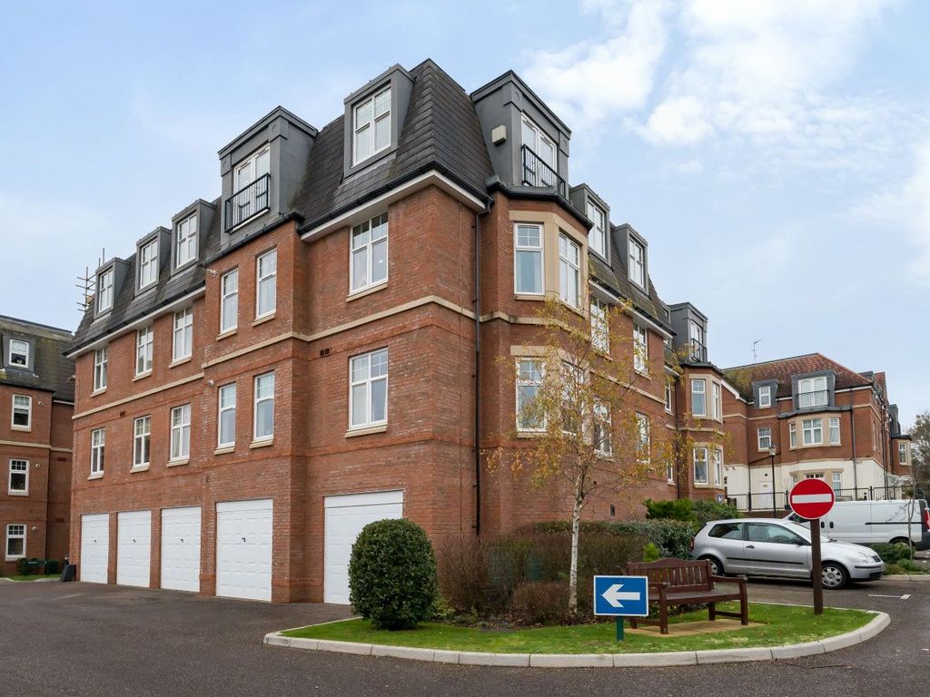 2 bed flat for sale in Haines House, Blagdon Village, Taunton, Somerset TA1 Zoopla
